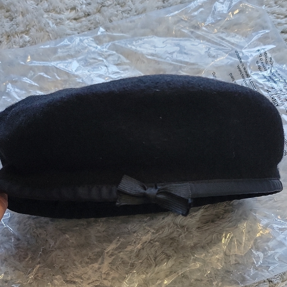 Logistik Black Wool Beret, NWOT